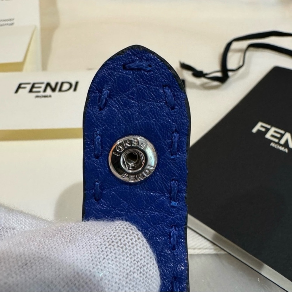 Fendi Blue Pebbled Leather weekly Small Agenda - Picture 12 of 16